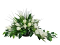 kompozycja stroik na cmentarz grób kalie tulipany gladiola kolory biały kremowy front