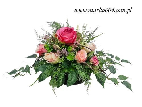 kompozycja stroik na cmentarz grób róże kolory koralowy kremowy różowy