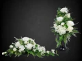 komplet na cmentarz stroik i bukiet na grób róże bugenwilla kolor biały czarne tło